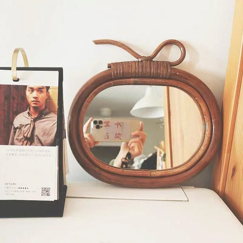 Okrągłe lustro do makijażu z n – Rattan Mirror Round recenzja i cena