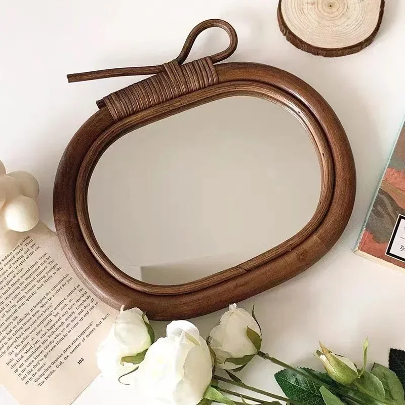 Okrągłe lustro do makijażu z n – Rattan Mirror Round recenzja i cena