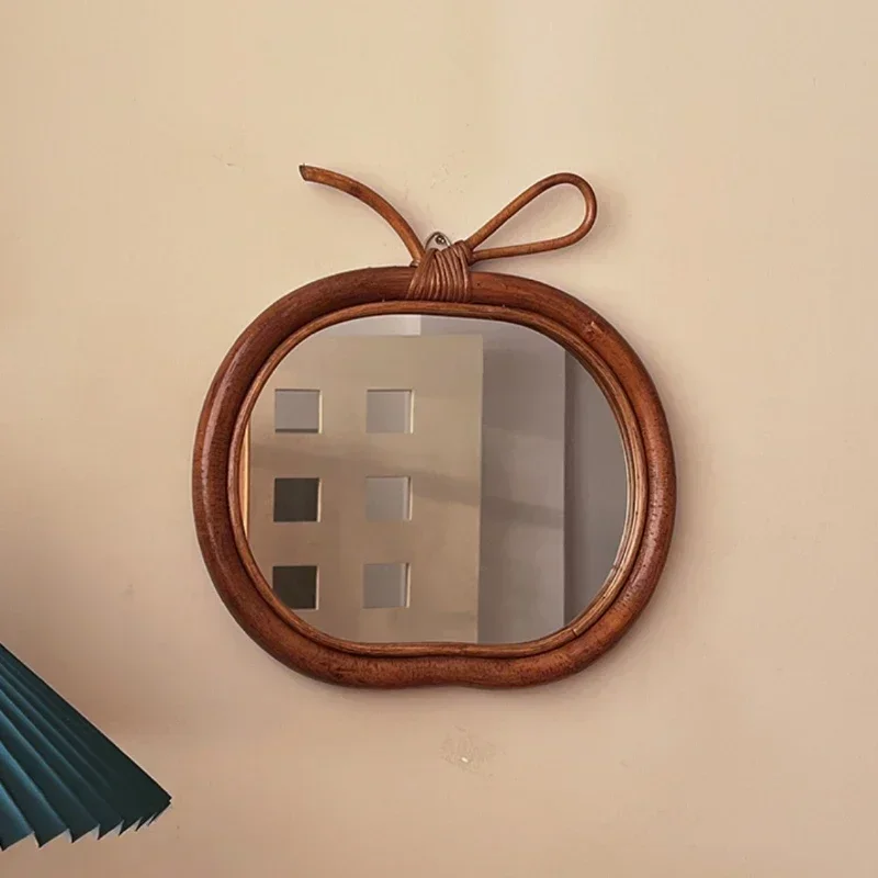 Okrągłe lustro do makijażu z n – Rattan Mirror Round recenzja i cena
