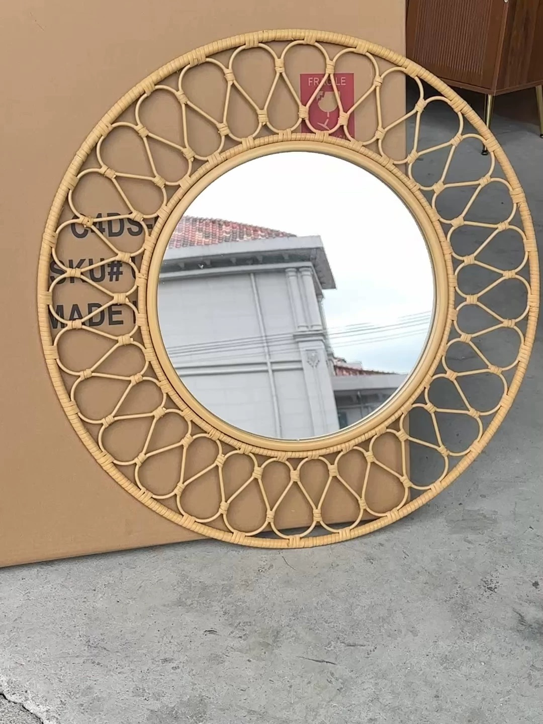 Okrągłe lustro ścienne z ratta – Rattan Mirror Round recenzja i cena