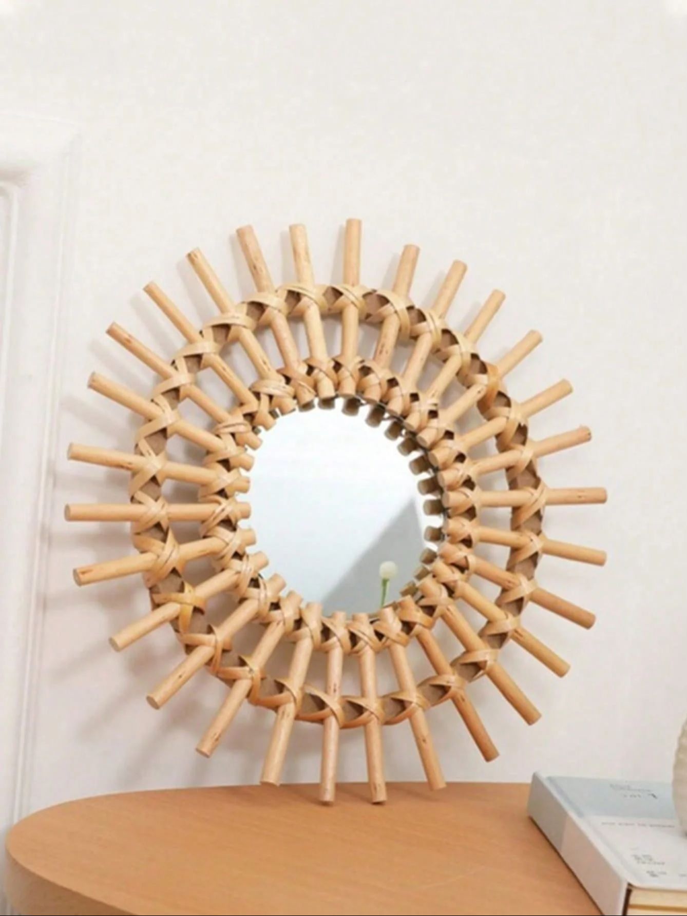 Lustro ścienné w stylu boho z  – Rattan Mirror Round recenzja i cena