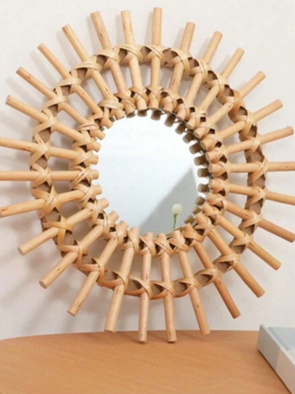 Lustro ścienné w stylu boho z  – Rattan Mirror Round recenzja i cena