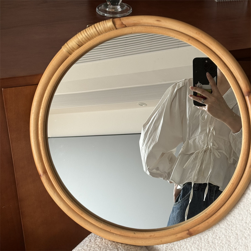 Średniowieczne rattanowe lustr – Rattan Mirror Round recenzja i cena