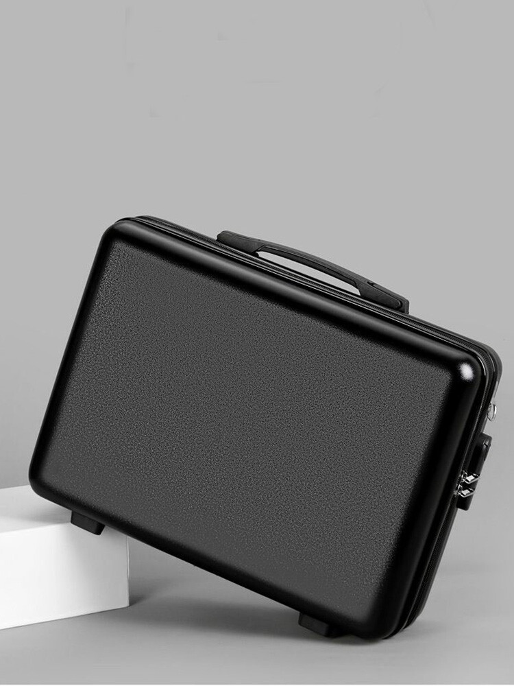 Twarda teczka na laptopa 16